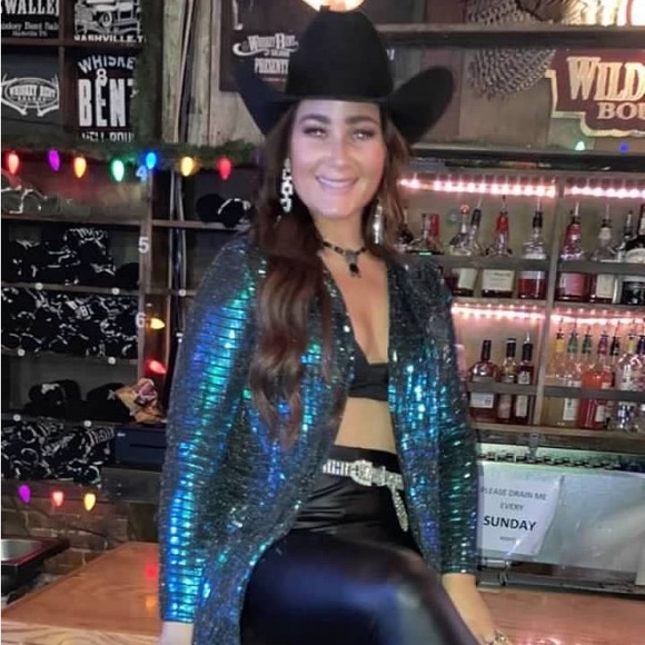 Meet your Posher, Olivia - Picture 1 of 1